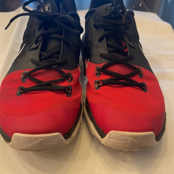 NIKE ♥️🖤RED & BLACK Training Shoes 🖤♥️Dual Fusion - Picture 8 of 8